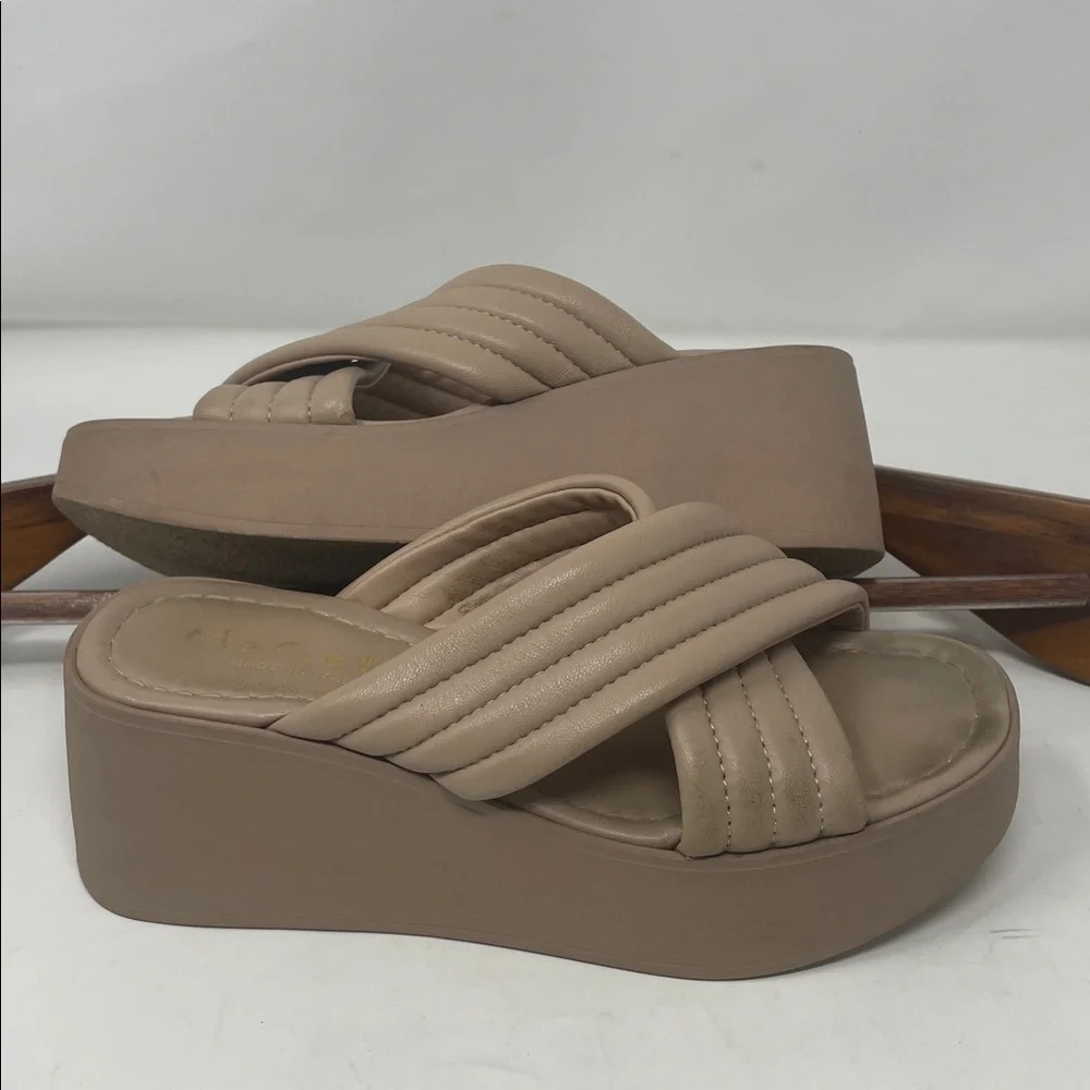 Mariella Beige Platform Criss Cross Platform Slip-On Sandals Size 6.5